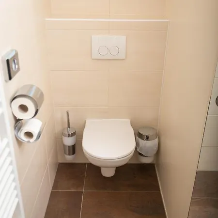 Burg - 24h Self-check-in 모텔 Spielberg Bei Knittelfeld