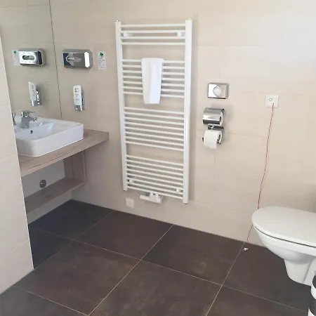 모텔 Burg - 24h Self-check-in 2*